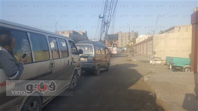 بالصور.. توقف حركة المرور غرب الإسكندرية بسبب عمود إنارة