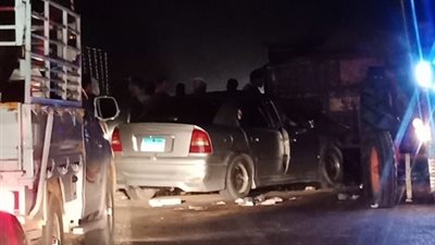 إصابة شخصين بحادث تصادم سيارتين في الشرقية (صور)