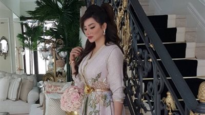 بالصور.. لجين عمران تخطف الأنظار بالقفطان المغربي