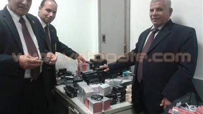 ضبط راكب حاول تهريب كمية من أدوية الأسنان بمطار القاهرة