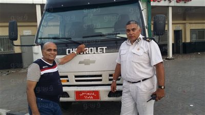 ضبط 10 أطنان ملابس غير خالصة الرسوم داخل سيارة نقل ببورسعيد