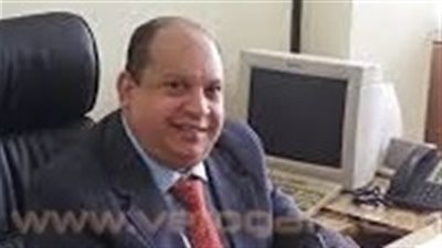 مصرفي يتوقع تراجع الدولار لـ ١٣.٥جنيها