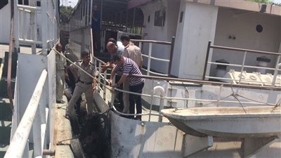 البيئة: تشتيت بقعة تلوث بنيل أسيوط وتغريم العائمة المتسببة