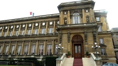 فرنسا تستبعد فتح سفارتها في ليبيا حاليا