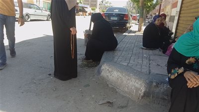 «تسبيح ودعاء وقلق» شعار أولياء الأمور أمام لجان المنصورة