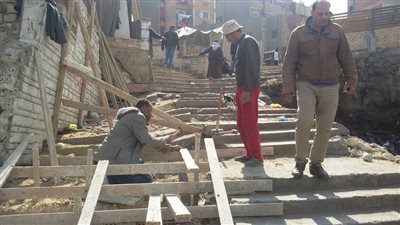 بالصور.. تجديد سلم عزبة بخيت بمنشأة ناصر