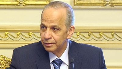 محافظ القليوبية يتفقد مدينة الخصوص ويستمع لمشكلات المواطنين