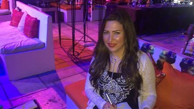 بالصورة.. إيمان عز الدين تنضم لقناة «المحور»