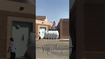 بالفيديو.. لحظة إنقاذ طفل سقط داخل خزان مياه بالسعودية