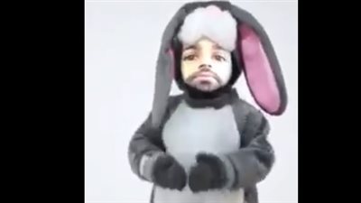 بالفيديو.. محمد صلاح يحتفل بالعودة للقاهرة برقصة غريبة