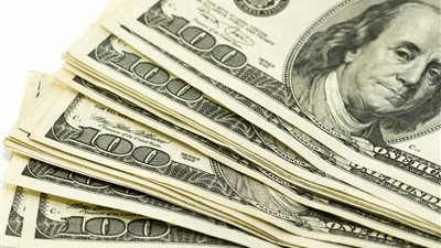 سعر الدولار في ٦ بنوك بنهاية تعاملات اليوم