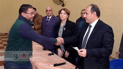 بالصور.. محافظ الإسكندرية يسلم الدفعة الأولى في «بشاير الخير 2»