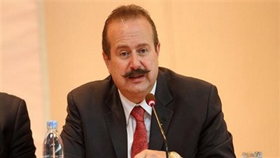 خالد زين ينتقد سياسة وزير الرياضة في إدارة المركز الأوليمبي