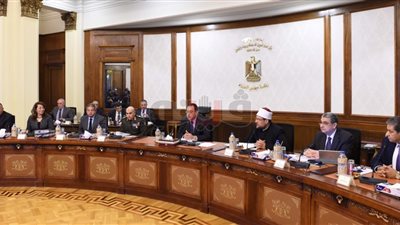 الحكومة تستعرض الإستراتيجية المالية للمدى المتوسط باجتماعها الأسبوعي