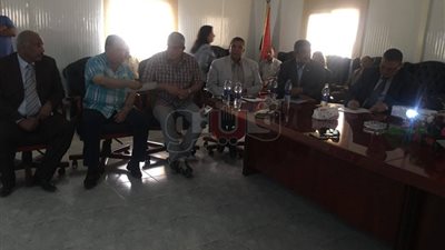 بالصور.. محافظ الإسماعيلية: نسبة العمل في محور 30 يونيو بلغت 80%