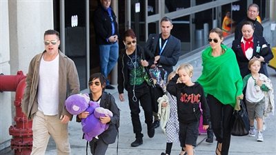 أنجلينا جولي تصل لاتفاق مع براد بيت من أجل وصاية منفردة لأطفالهما