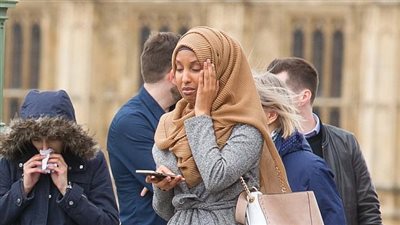 بالصور.. محجبة اتهمت باللامبالاة خلال هجوم لندن: كنت أشعر بالصدمة