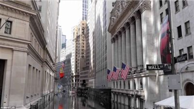 بالفيديو والصور.. نيويورك غارقة في مياه البحر نتيجة لتغير المناخ