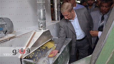 بالفيديو.. محافظ الإسماعيلية يتفقد صوامع الغلال بالمنطقة الصناعية