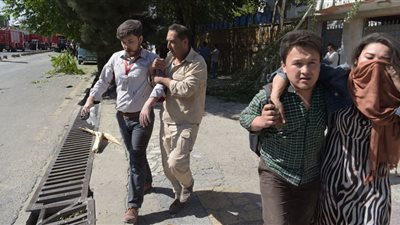 إصابة 3 أفغان في انفجار سيارة وسط كابول