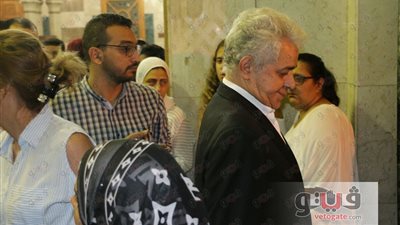 بالصور.. حمدين صباحي وخالد داود وأحمد حرارة في عزاء الطفل يوسف