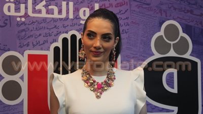 ٤ مآسٍ في حياة «حورية فرغلي».. انفصال والديها يقودها للاكتئاب في الطفولة.. وفاة خطيبها قبل زفافهما بليلة يصيبها بـ«عقدة نفسية».. جراحة تجميل فاشلة تشوه أنفها.. ومرض نادر يحرمها من 