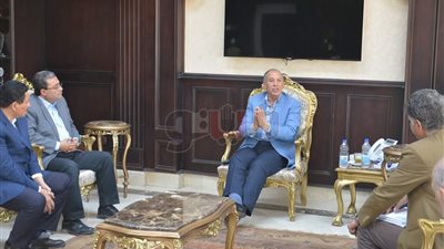 بالصور.. محافظ البحر الأحمر يوجه بزيادة العمالة لإنهاء المشروعات