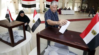 «الوطنية للانتخابات» تحظر على الناخبين تصوير بطاقات الاقتراع