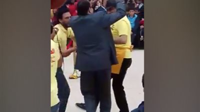 بالفيديو.. مدير مدرسة حدائق المعادي يرقص على نغمات الأغاني الشعبية