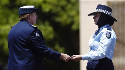 بالفيديو.. أول ضابطة محجبة في أستراليا تكشف تحدياتها اليومية