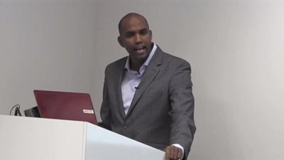 فرماجو يعيّن ناشطا في حقوق اللاجئين رئيسًا للحكومة الصومالية