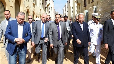 رئيس الوزراء يتفقد مشروع «روضة السيدة زينب»