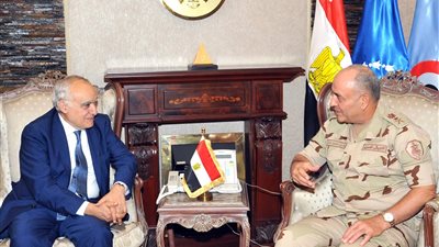 رئيس الأركان يلتقى المبعوث الأممى الجديد لدى ليبيا