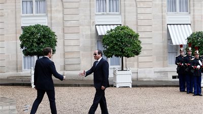 واشنطن بوست: فرنسا تعتبر مصر شريكا رئيسيا في استقرار المنطقة