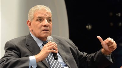 «محلب» يخصص أراضي لهيئة مياه الشرب والصرف الصحي بالمحافظات