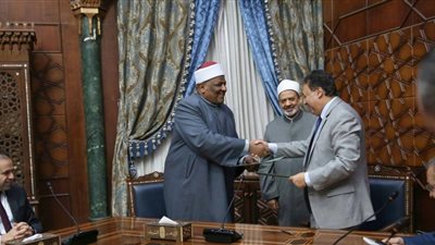 «الطيب» يشهد توقيع بروتوكول تعاون بين الصحة والأزهر