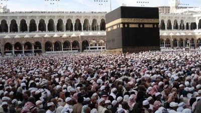 استعدادات مكثفة لانطلاق أولى رحلات العمرة بعد غد