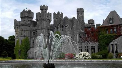 صحيفة بريطانية تكشف مكان شهر عسل الأمير هاري وزوجته