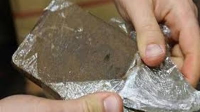 ضبط 25 قالب حشيش و52 كيس بانجو داخل مخزن في الإسماعيلية