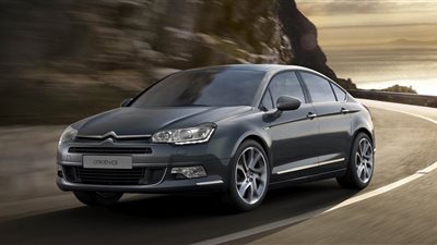 «سيتروين» تستعد لتصميم سيارة بديلة لسيارتها C5 الجديدة