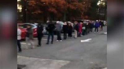 بالفيديو.. طوابير الناخبين الأمريكيين أمام مراكز الاقتراع