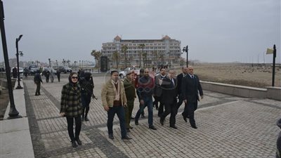 محافظ دمياط يتفقد أرض مشروع الإسكان الاستثماري برأس البر (صور)