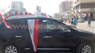 توافد المواطنين للاحتفال بذكرى «30 يونيو» أمام ديوان الشرقية