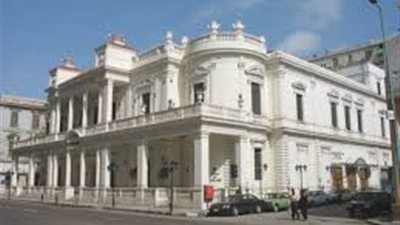 فنانون يشاركون بثمن لوحاتهم لصالح صندوق 