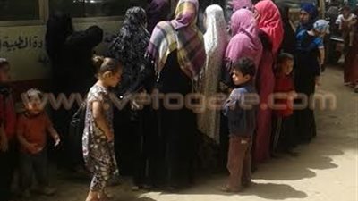 بالصور.. قافلة طبية للكشف على المواطنين بالمجان في القليوبية