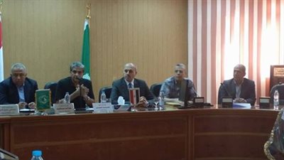 بالصور.. وزير البيئة: حصاد 20% من محصول الأرز