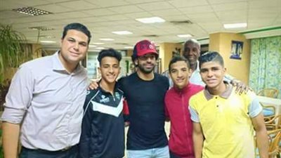 كواليس 25 دقيقة قضاها محمد صلاح في قلعة المقاولون (صور)