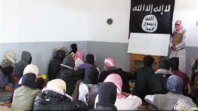 بالصور.. «بيت المقدس» يعطي دروسًا في الخلافة وشروط الإمامة لمقاتليه