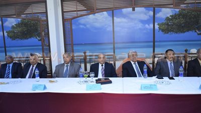 محافظ الإسماعيلية يكرم رئيس محكمة الاستئناف لبلوغه سن المعاش