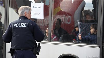 شاب يعترف أمام محكمة ألمانية برغبته في ترويع اللاجئين